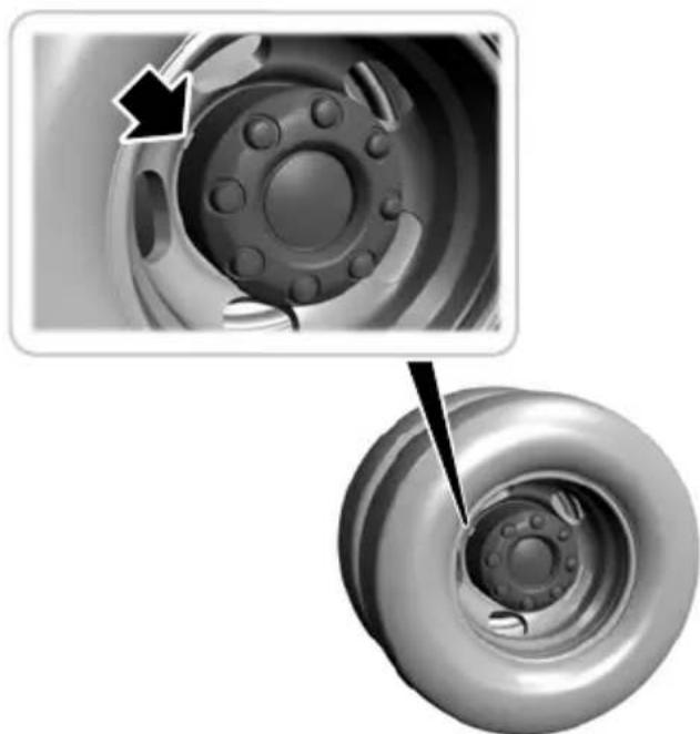 FORD F-250 Super Duty (2021) - Removing Wheel Trim With Single Wheels - 3