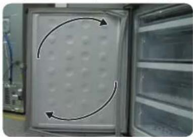 SAMSUNG RL44QTPS - - ANBRINGEN DER KÜHLSCHRANKTÜR - 5
