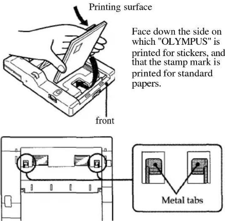OLYMPUS Camedia P-330 - Inserting the print paper into the automatic feeder - 4