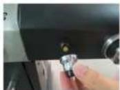 MASPORT Mighty - INSERTING/CHANGING THE BATTERY - 2