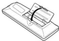 SANYO PLC-WXL46 - Einsetzen der Fernbedienungsbatterien - 4