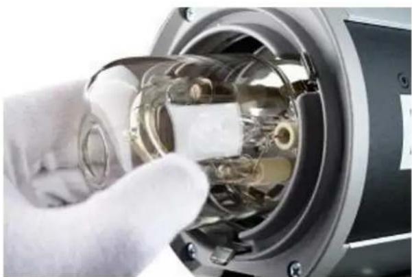 Hensel Expert D 250 Speed - Removing Old or Broken Safety Glass Dome - 1