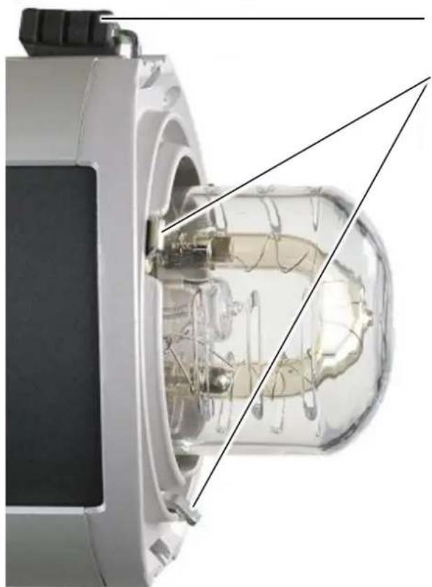 Hensel Expert D 250 Speed - Mounting a Reflector - 1