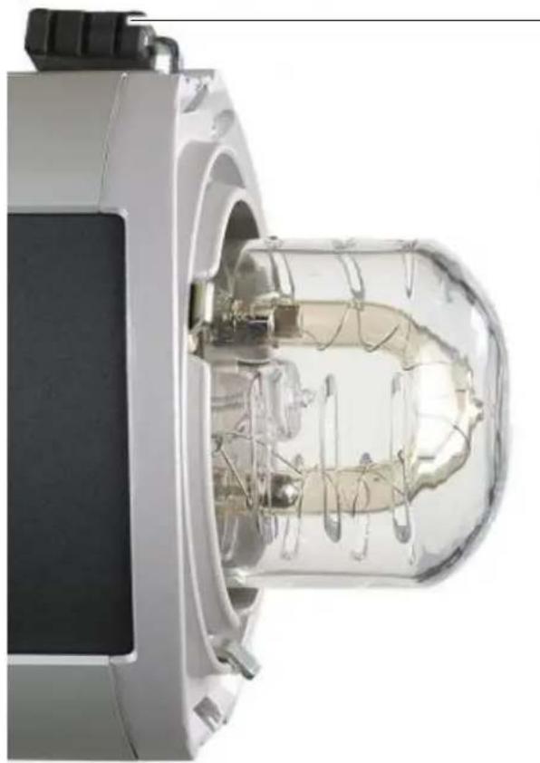 Hensel Expert D 250 Speed - Removing a Reflector - 2