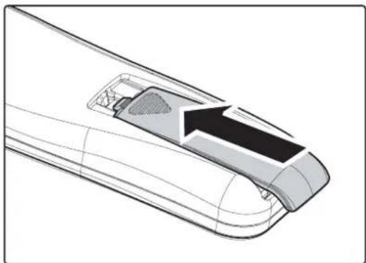 OPTOMA EP772 - Inserting the Remote Control Batteries - 3