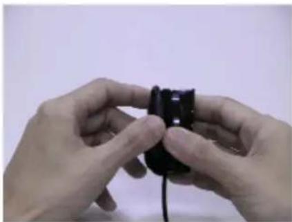 JVC XA-A55CL - Putting on the headphones - 1
