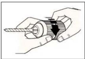 BLACK & DECKER KD577 - FITTING THE DRILL BIT (KEYLESS CHUCKS) - 1