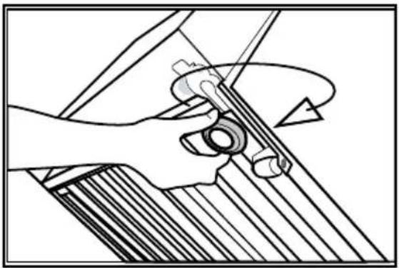 BLOMBERG KQD1327PX - 3.3\* Adjusting the feet - 2