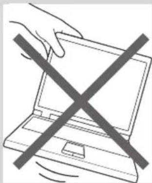TOSHIBA Qosmio X300 - Opening the display - 5