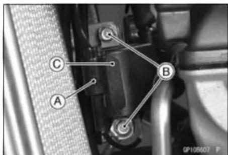 KAWASAKI KLX450R (2011) - Ignition Coil Removal - 3