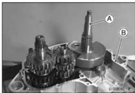 KAWASAKI KLX450R (2011) - Crankshaft Removal - 1