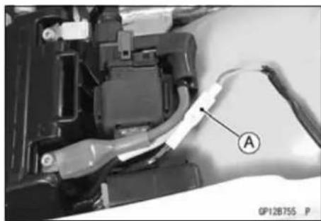 KAWASAKI KLX450R (2011) - Tail Light Removal - 1