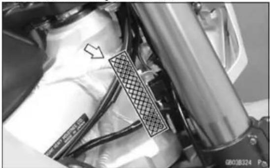 KAWASAKI KLX450R (2011) - Model Identification - 3