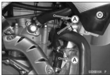 KAWASAKI KLX450R (2011) - Radiator Hoses and Connections Inspection - 1