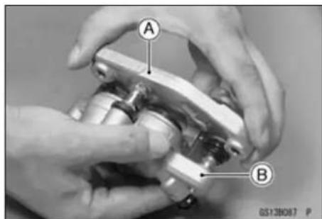 KAWASAKI KLX450R (2011) - Caliper Piston Seal and Dust Seal Replacement - 2