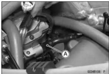 KAWASAKI KLX450R (2011) - Hot Starter Cable Removal - 2