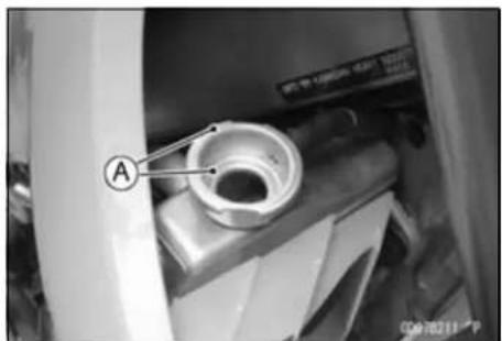 KAWASAKI KLX450R (2011) - Filler Neck Inspection - 1