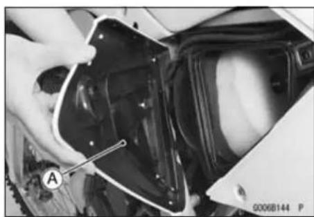 KAWASAKI KLX450R (2011) - Left Side Cover Installation - 1