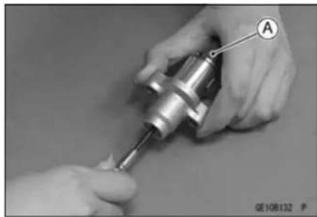 KAWASAKI KLX450R (2011) - Camshaft Chain Tensioner Installation - 1