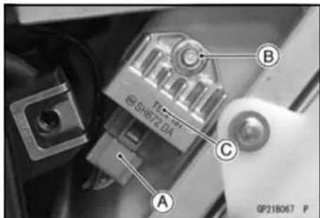 KAWASAKI KLX450R (2011) - Regulator/Rectifier Inspection - 1