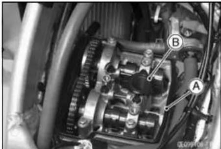 KAWASAKI KLX450R (2011) - Cylinder Head Cover Installation - 2