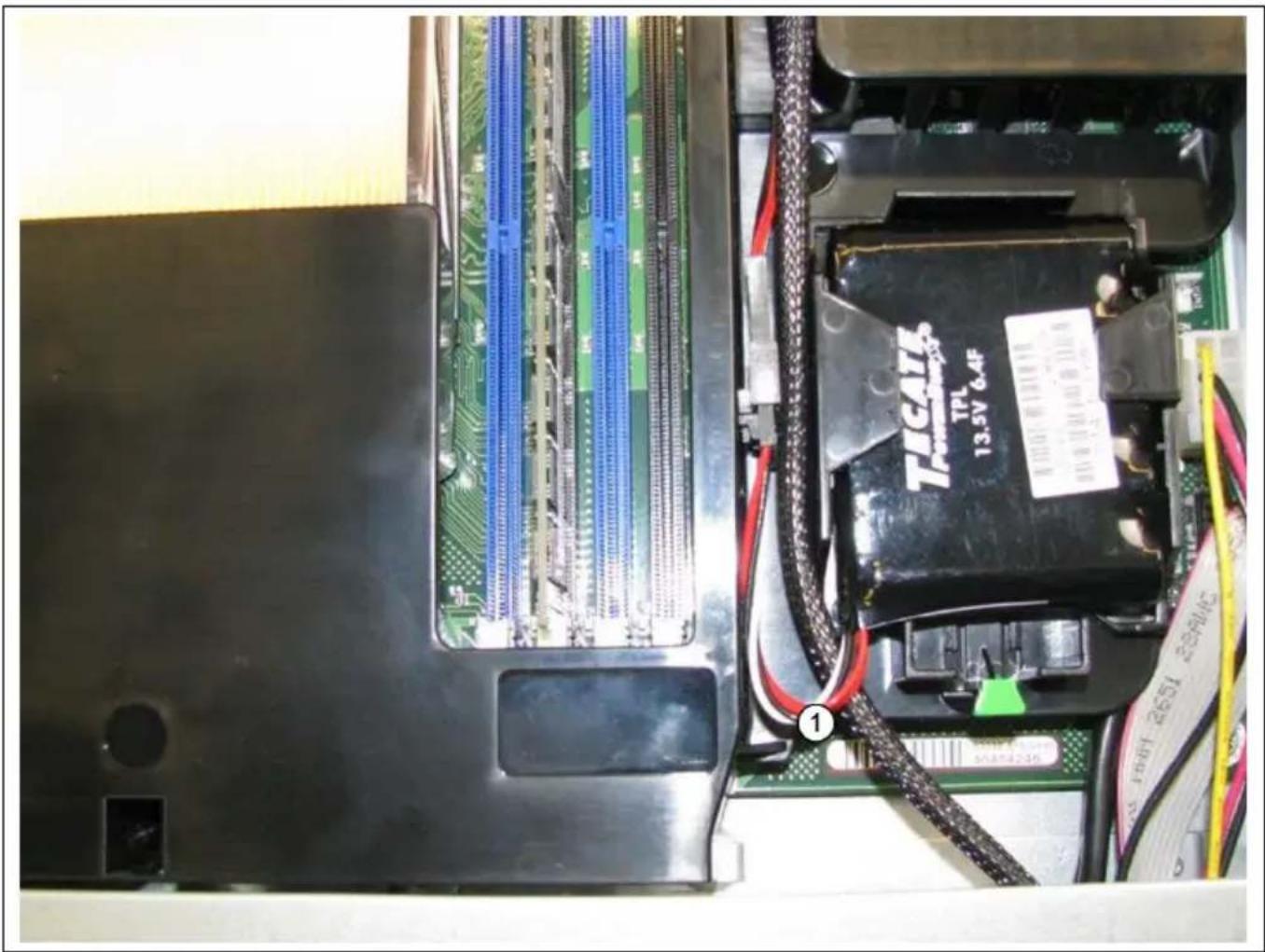FUJITSU Celsius C740 - FBU-Kabel verlegen - 1