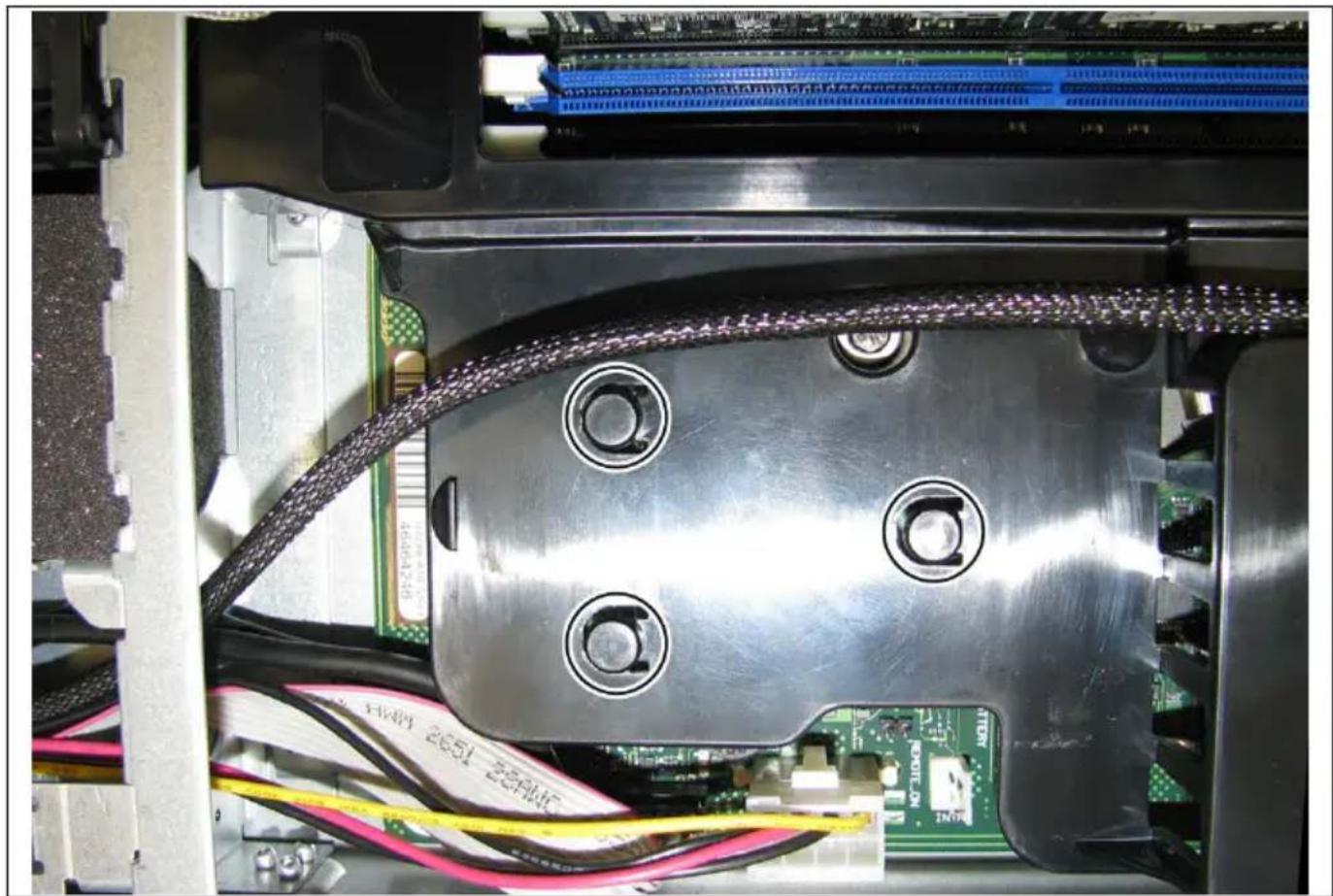 FUJITSU Celsius C740 - Backup Unit mit der FBU-Halterung einbauen - 2