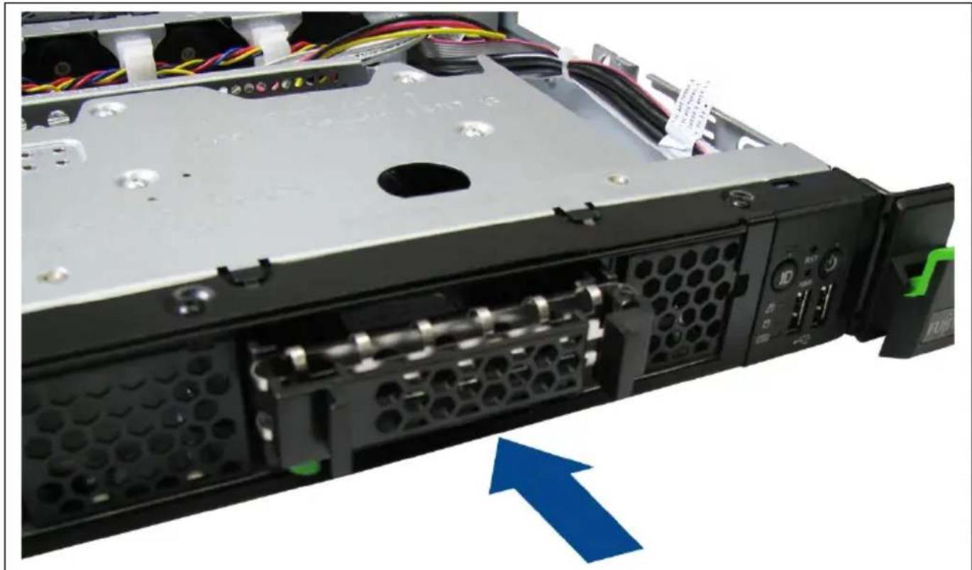 FUJITSU Celsius C740 - 1/2-Zoll-Leermodul einbauen - 1