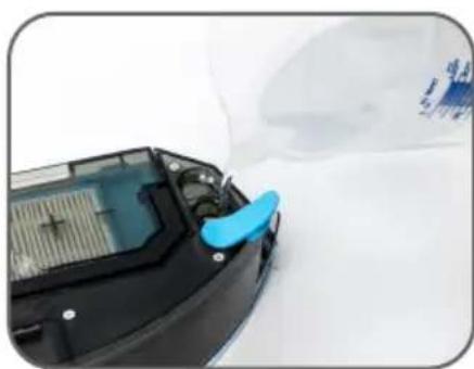 Wertheim Elegance - Installing the 2-in-1 Water Tank and Dust Bin: - 2
