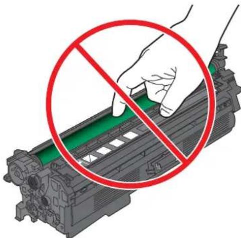 HP LaserJet Enterprise 500 Color M551dn - Inspect the print cartridge for damage - 3