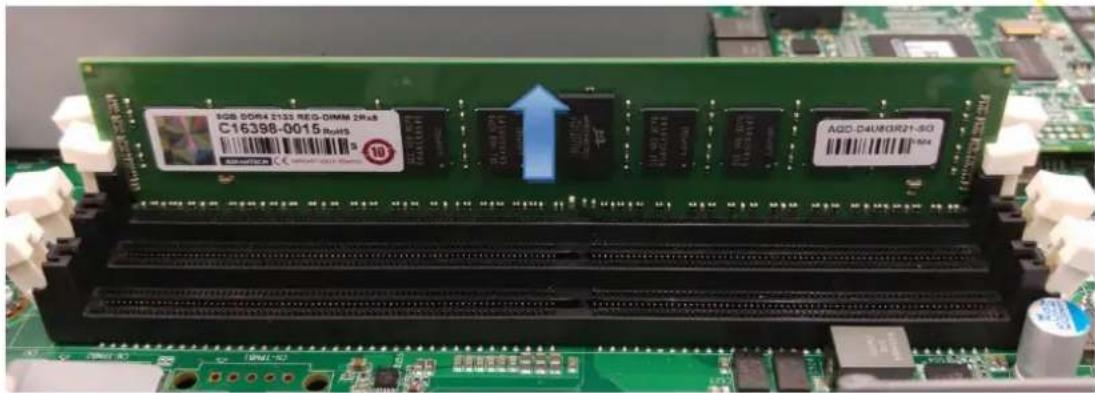 8GB DDR4 2153 REG-DIMM 2RJ8 C16398-0015 RJ85 AGD-04UMGR21-50
