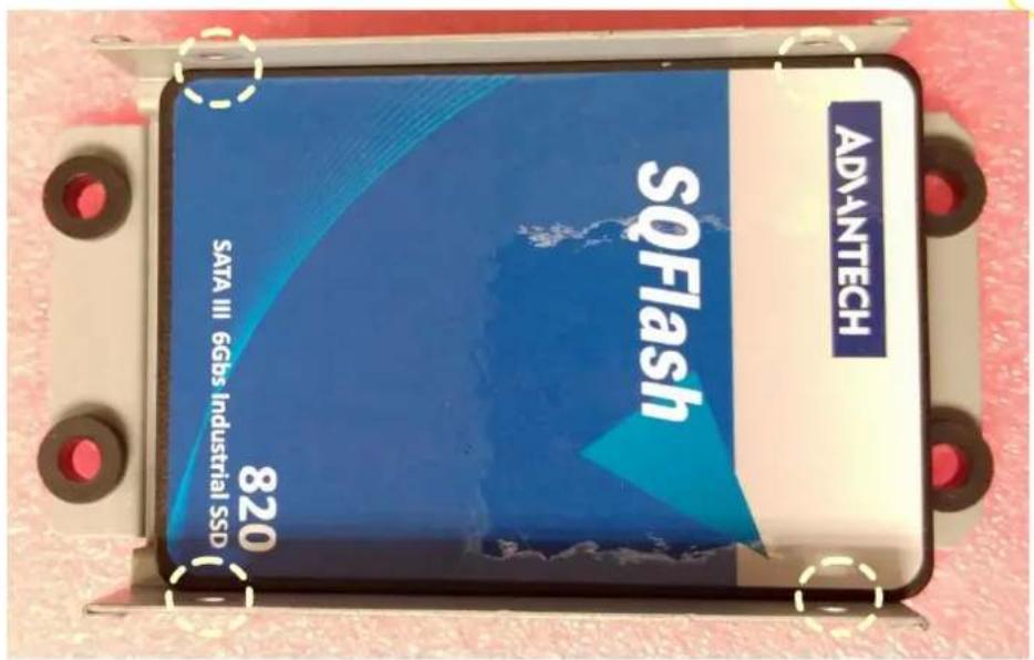 SQuFlash SATA III 6Gbs Industrial SSD 820 ADVANTECH