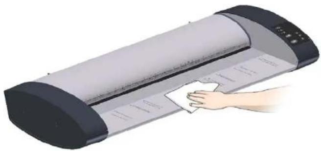Contex XD2490 - Clean the scanner surface - 1