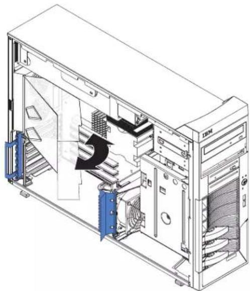 IBM eServer xSeries 226 - Opening and closing the microprocessor air baffle - 1