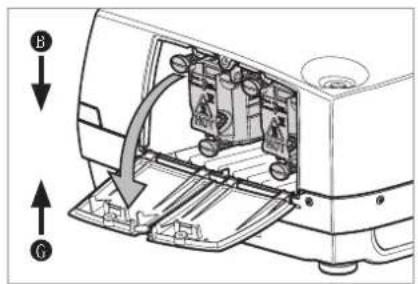 Barco F35 - 灯泡更换（仅适用于超高压汞灯投影机） - 4