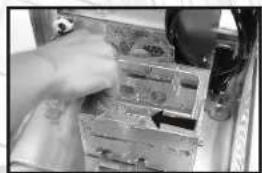 THERMALTAKE Lanbox VF1000 - 2-3-1 Install HDD on the HDD rack 2-3-2 Install HDD on the side of optical drive tray - 3