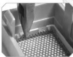 THERMALTAKE Armour VA8004 - 5.25" to 3.5" Drive Tray Device Installation. - 17