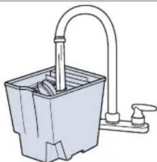 BISSELL CleanView Essential 20095 - Emptying the 2-in-1 Water Tank - 4