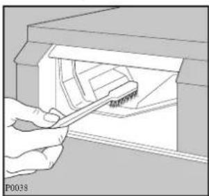 ZANUSSI WDA1255W - Cleaning the drawer recess - 1