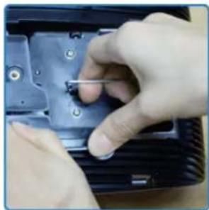 SAMSUNG D400 - Cautions on Lamp Replacement - 3