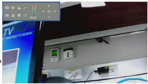 Smart TV setup with labeled buttons and a monitor displaying a green indicator, alongside a software interface panel showing icons and Chinese text.