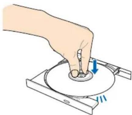 ASUS G750JS - Inserting an optical disc - 3