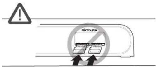 Hanwha PNM-9000QB - Einlegen einer Micro SD-Speicherkarte - 2