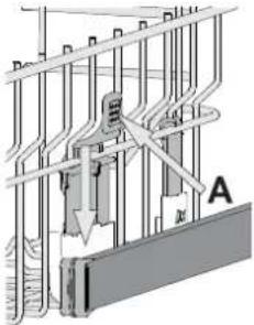 WHIRLPOOL WIC 3B19 UK N - ADJUSTING THE HEIGHT OF THE UPPER RACK - 1