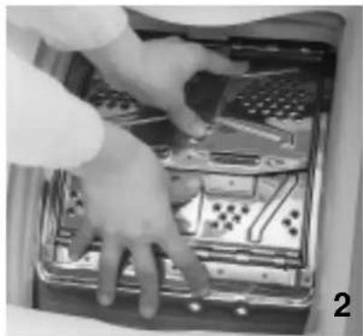 WHIRLPOOL AWT 2267 - Loading the laundry - 2