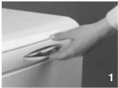 WHIRLPOOL AWT 2259E - Loading the laundry - 1