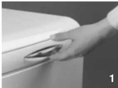 WHIRLPOOL AWT 2070/1 - Loading the laundry - 1