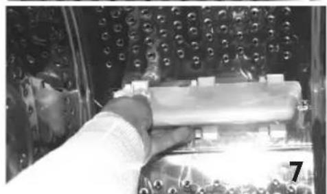WHIRLPOOL AWE 5215 - Recovering an object that falls between the drum and the tub - 4