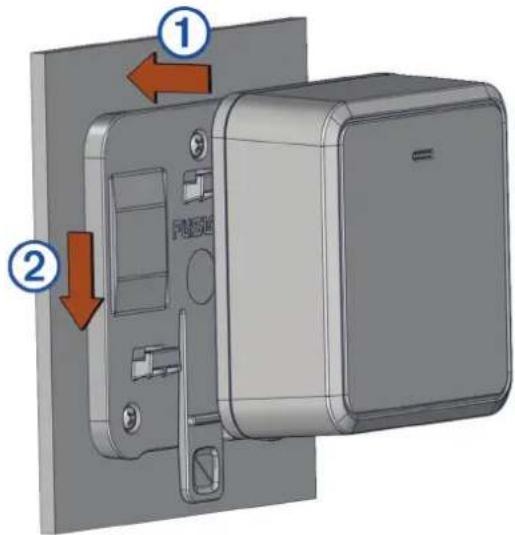 Fusion Apollo AP-DA214 - Attaching the Device to the Mounting Bracket - 1