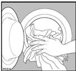 Zanussi-Electrolux W1207 - Place the laundry in the drum - 1